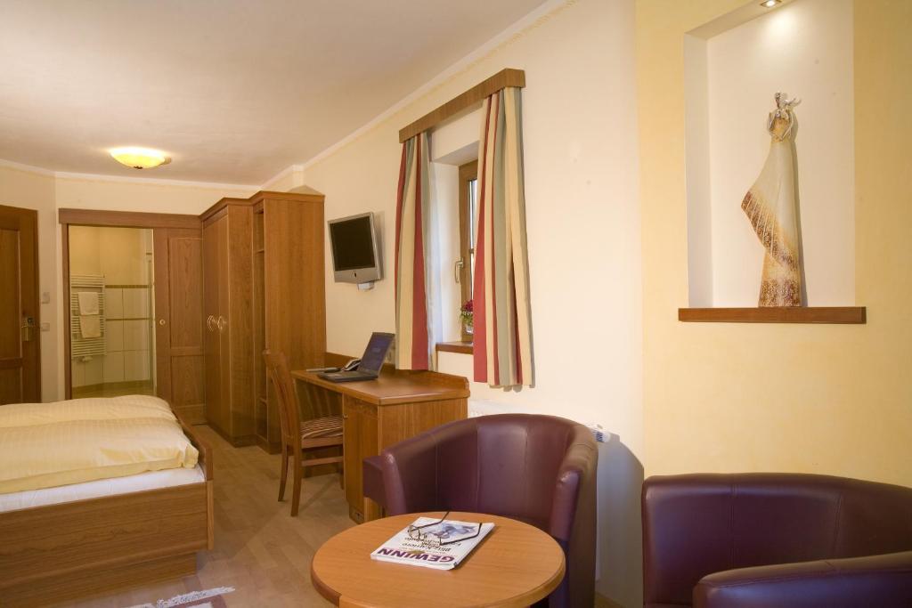 Garten - Hotel Sallerhof Grödig Стая снимка