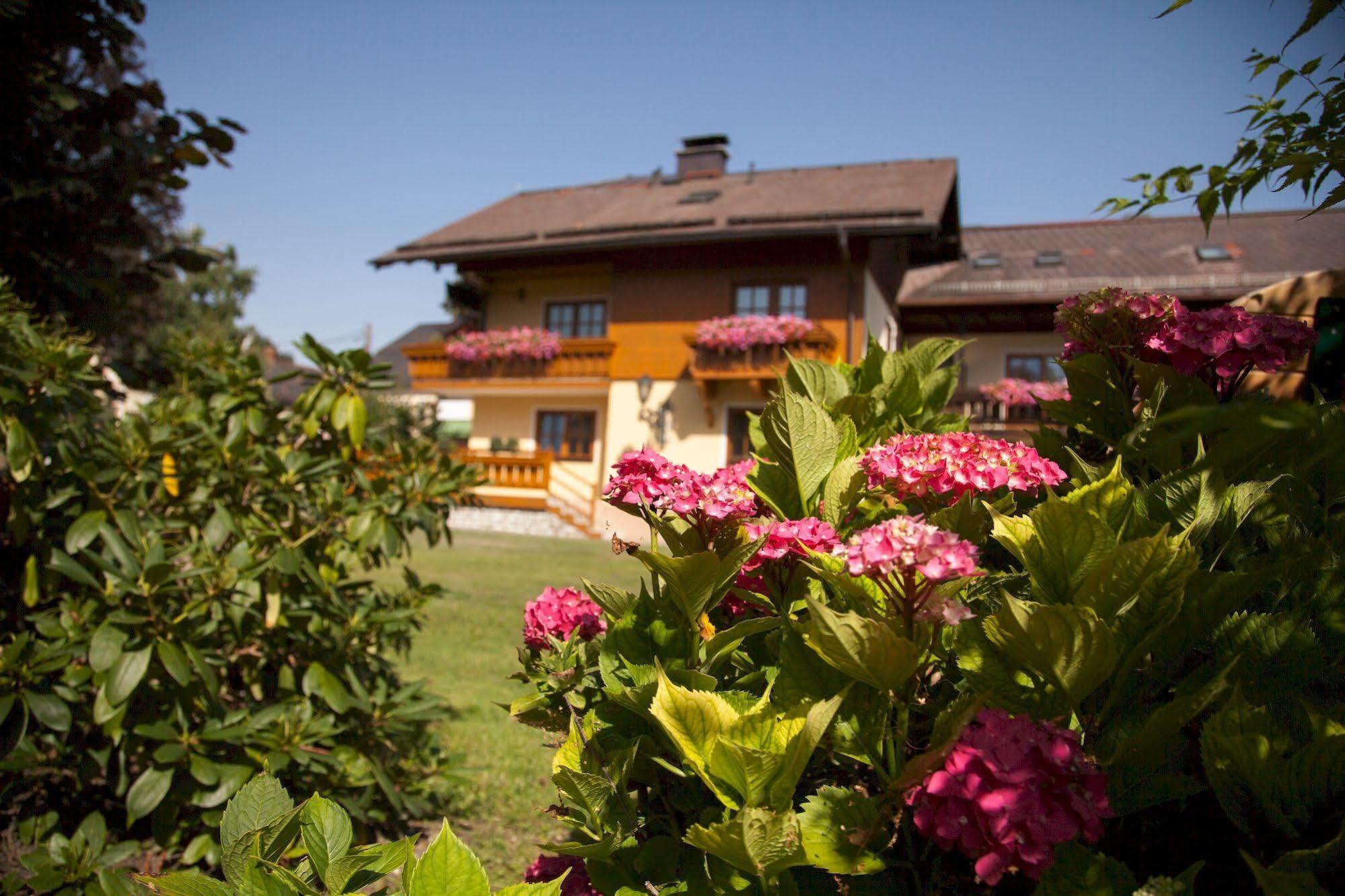 Garten - Hotel Sallerhof Grödig Екстериор снимка